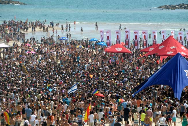 Wildest Beach Party Destinations In The World For Single Men