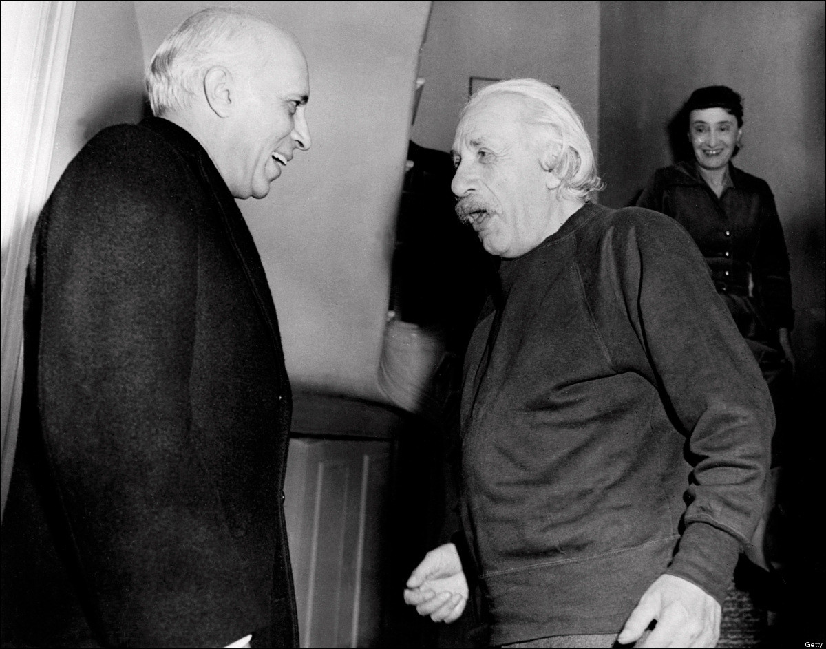 Jawaharlal Nehru meeting Albert Einstein at Princeton, USA, 1949