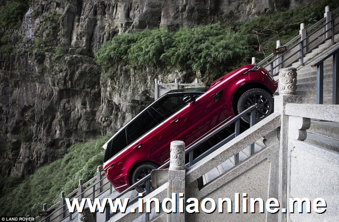 Before the Range Rover and its driver attempted the challenge, Chinese officials had warned Land Rover staff that: ¿If he crashes, he will die¿