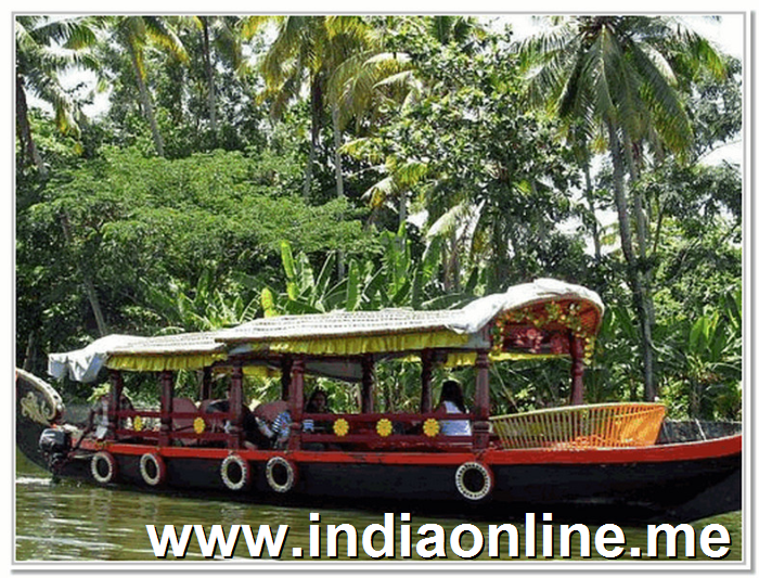 shikara-boat-backwaters-trip