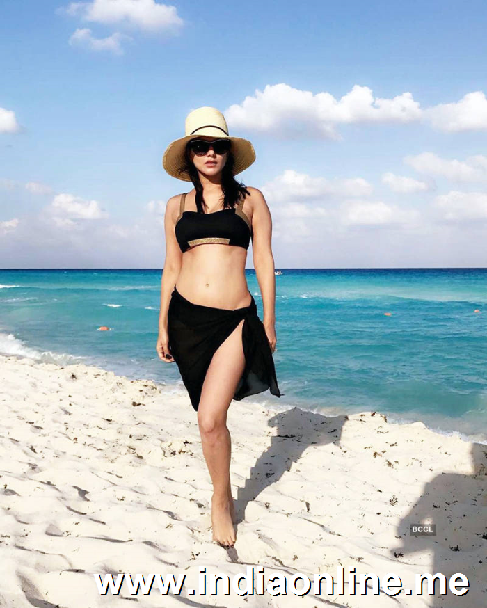Sunny Leone is all set to take your breath away with her sultry pictures